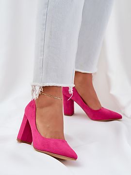 Block heel pumps Step in style  If you are looking for the right footwear for receptions or business meetings, you have come to the right place! Our proposal of suede pumps