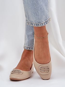 Ballet flats Step in style  Women\'s ballerina flats made of eco leather are a classic choice for everyday wear. The flat sole provides comfort throughout the day, and 