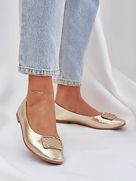Ballet flats Step in style  Women\'s ballet flats made of eco leather are a classic choice for everyday wear, combining elegance and comfort. They have a flat sole, whi