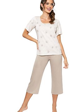 Pyjama Donna  Stylish and comfortable women\'s pajamas, perfect for peaceful nights and relaxing evenings. The set consists of a short-sleeved blouse with