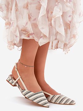 Ballet flats Step in style  Stylish women\'s ballerina flats with pointed toes, set on a delicate heel that adds elegance while providing comfort. Open heels and fasten