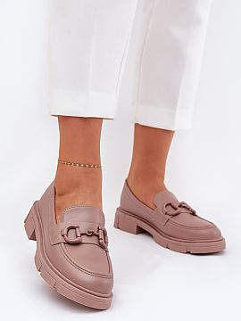 Mocassin Step in style  Smooth moccasins made of eco leather. The front of the shoes is adorned with a delicate detail that emphasizes their unique character. Thank