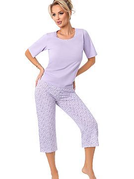 Pyjama Donna  Comfortable and stylish women\'s pajamas, perfect for a peaceful sleep and relaxation in the comfort of your home. The top with short sleeve
