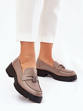 Mocassin Step in style  Women\'s moccasins made of high-quality natural leather are a combination of elegance and stylish appearance. The classic cut with rounded t