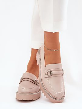 Mocassin Step in style  Stylish moccasins made of eco leather. The strap with a decoration at the front adds a unique character, and the rounded toes provide comfor