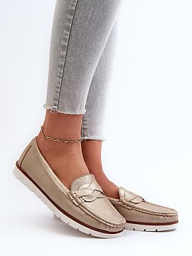Mocassin Step in style  Women\'s moccasins made of eco leather. The front is decorated with interlacing straps. Rounded toes. Soft insole made of natural leather. R