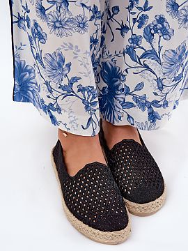Espadrille Step in style  Women\'s espadrilles by the Vinceza brand, made of lightweight textile material, are the perfect option for warm days. Rounded toes provide 