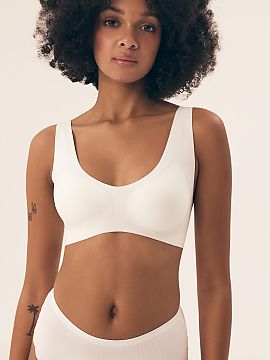 Padded bra Henderson  Modern Perfect Fit bra, which ensures perfect fit and maximum comfort throughout the day. Made of soft, quick-drying microfiber with a smoot