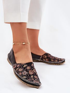 Ballet flats Step in style  Elegant women\'s ballerinas by Maciejka, made of high-quality natural leather, are a combination of style and comfort. Flat, lightweight sho