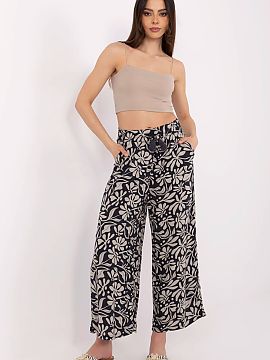 Women trousers Sublevel  Light and comfortable women\'s trousers with a casual character are the perfect choice for everyday styling. Made of breathable, skin-friend
