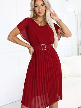 Cocktail dress Numoco  Are you looking for a dress that combines elegance with comfort and timeless style? This burgundy pleated midi dress from the Numoco brand i