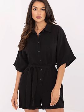 Suit Italy Moda  Light, muslin cotton jumpsuit is an ideal proposal for everyday stylizations on warmer days. The smooth texture of the material and the natu