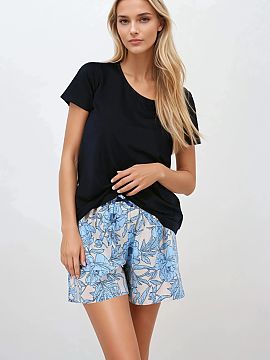 Pyjama Momenti Per Me  Stylish and comfortable women\'s pajamas are an excellent choice for every woman who values comfort and quality. The set consists of two par