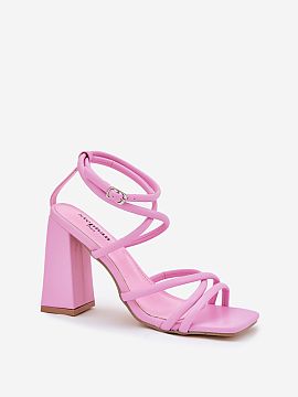Heel sandals Step in style