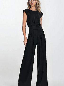 Suit Nife  Stylish jumpsuit with a regular fit cut, made of a material with a linen texture of rayon with the addition of linen, which ensures breathab
