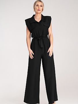 Suit Figl  Jumpsuit with wide legs, made of lightweight and breathable material. Top fastened with buttons, with a collar and decorative flaps on the c
