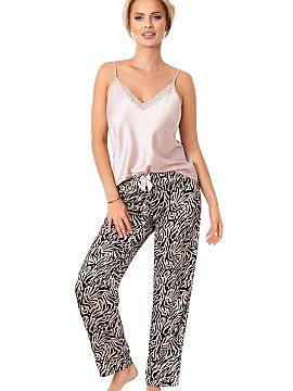 Pyjama Donna  Sensual and comfortable women\'s pajamas, perfect for cooler nights. The top with thin, adjustable straps delights with a feminine V-necklin
