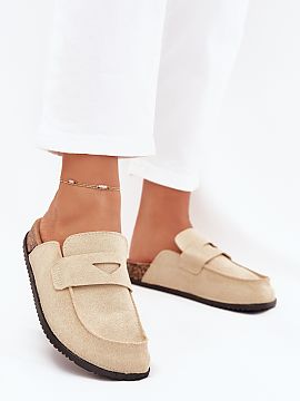 Flip-flops Step in style  Women\'s sandals made of eco suede. They have a strap with a subtle cut at the front. Mounted on a cork platform, they provide comfort and s