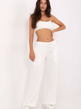 Tracksuit trousers Relevance  Sweatpants in a casual style, perfect for everyday wear. Made of high-quality cotton and polyester blend, they provide comfort and durabilit