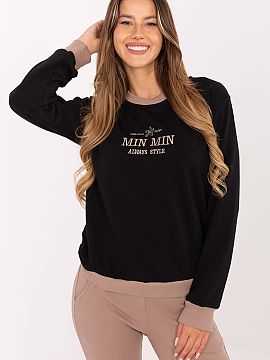 Sweatshirt Relevance  Casual women\'s sweatshirt made of a soft blend of cotton and polyester, combining wearing comfort with a trendy design. The classic round n