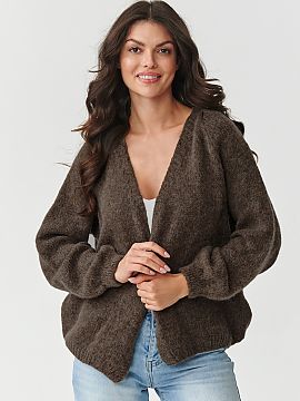 Cardigan Makadamia  A short women\'s cardigan made of a luxurious blend of kid mohair, wool, polyamide, and acrylic will envelop you in pleasant warmth on coole