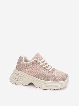 Sports footwear Step in style