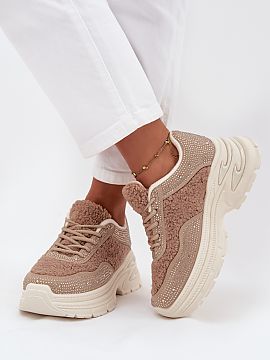 Sports footwear Step in style  Stylish women\'s sneakers on a massive platform are a perfect choice for colder days, combining a fashionable look with comfort. They stand 