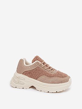 Sports footwear Step in style