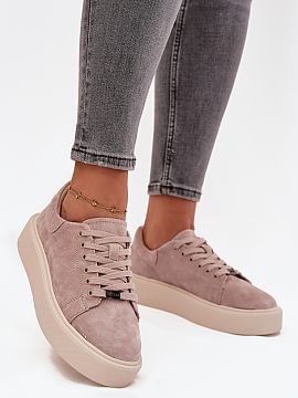 Sport Shoes Step in style  Light women\'s sneakers from the Vinceza brand are a combination of comfort and timeless style. Made of natural suede, they present an elega