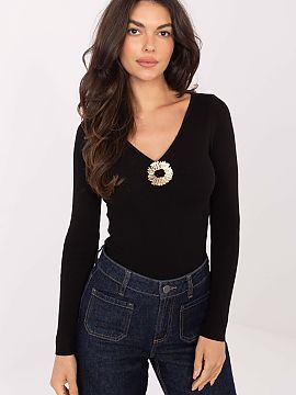 sweter Factory Price  Elegant women\'s sweater made of a stretchy blend of viscose and elastane, which guarantees comfort and a perfect fit to the silhouette. The