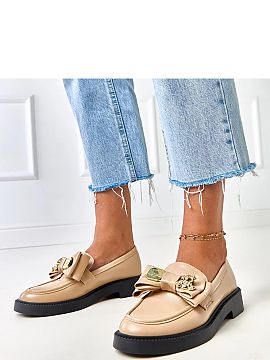 Mocassin Solea  Charming women\'s beige moccasins are a combination of comfort and exceptional design. The classic style has been enriched with a subtle bow