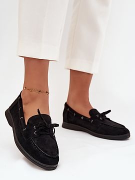 Mocassin Step in style  Women\'s moccasins made of soft eco-suede are a comfortable and stylish choice for everyday wear. Set on a flat sole, they guarantee comfort