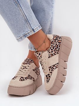 Sports footwear Step in style  Women\'s sneakers from the Vinceza brand. Made of natural suede, set on a massive platform, which adds a stylish character and visually slim