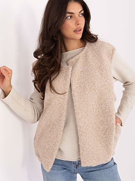 Gilet Rue Paris  Women\'s boucle vest without fastening is a fashionable and practical proposal in a casual style, perfect for everyday wear. Made of polyest