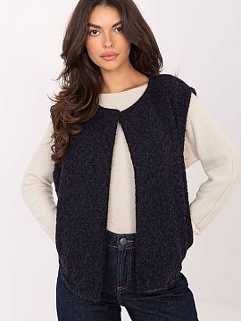 Gilet Rue Paris  Women\'s boucle vest without fastening is a fashionable and practical proposal in a casual style, perfect for everyday wear. Made of polyest