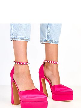 Heel pumps Solea  Elegant women\'s pumps made of delicate satin, which delight with their elegance and exceptional finish. The slim pointed toe and decorative