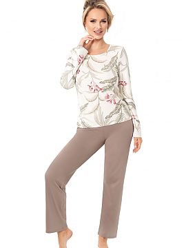 Pyjama Donna  Women\'s pajamas made of soft, pleasant to the touch viscose are the perfect combination of comfort and style. The long-sleeved blouse adorn