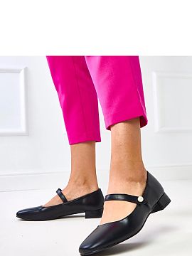 Pumps Solea  Pumps with a decorative pearl strap are an elegant and subtle model that will add charm to any styling. Made of high-quality eco-leather, th