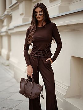 Complete LaBalancia  Discover the SHIRA set in an elegant shade of bronze, which combines modern design and high quality craftsmanship. Perfect for women who val