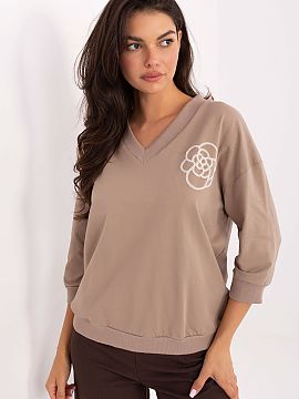 Bluzka Relevance  Blouse with a daily, casual character, perfect for both work and everyday wear. Made of breathable cotton with a hint of elastane, it ensure