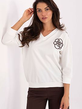 Bluzka Relevance  Shirt with a casual, everyday character, perfect for both work and everyday wear. Made of breathable cotton with elastane, it provides comfo