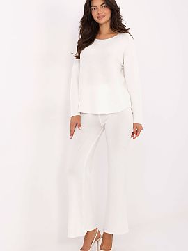 Complete Italy Moda  Casual women\'s sweater set, consisting of a sweater and pants, is the perfect choice for everyday wear. Made of a soft and pleasant to the 