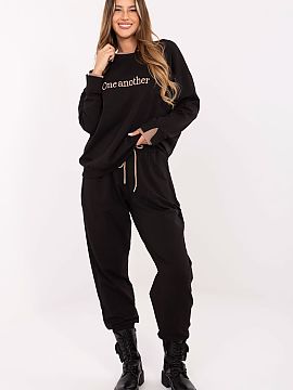 Complete Relevance  Women\'s casual tracksuit set perfect for everyday occasions. Made of cotton with a touch of elastane, it provides softness, comfort, and fr