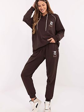 Complete Relevance  Women\'s casual tracksuit set, created with everyday styling in mind. Made of cotton with a touch of elastane, it guarantees softness, comfo