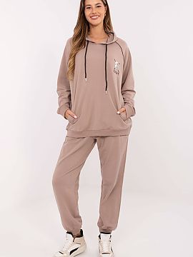 Complete Relevance  Women\'s casual tracksuit set, designed for everyday styling. Made of cotton with added elastane, it guarantees softness, comfort, and freed