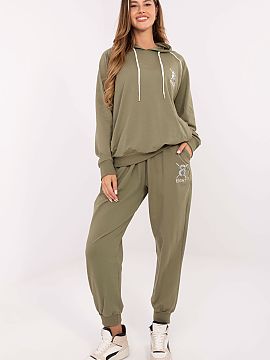 Complete Relevance  Women\'s tracksuit set in a casual style, created for everyday stylizations. Made of cotton with a touch of elastane, guarantees softness, c