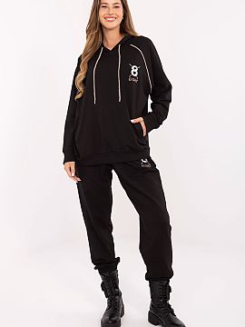 Complete Relevance  Women\'s casual tracksuit set, created with everyday styling in mind. Made of cotton with a touch of elastane, it guarantees softness, comfo