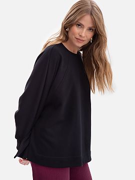 Sweatshirt BeWear  Women\'s oversized sweatshirt made of high-quality smooth sweatshirt fabric with a weight of 280 g with looped bottom, which provides comfor
