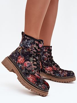 Botki Step in style  The women\'s boots from the Artiker brand are a unique model that combines comfort with a stylish look. Made with attention to detail, they 