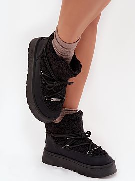 Snow boots Step in style  These women\'s snow boots are a combination of style and comfort for winter days! Made of eco leather and sheepskin fur, they will provide y